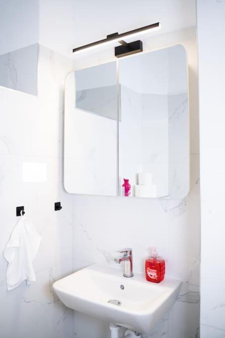 Апартаменты Zentrale & Ruhige 2 Zimmer - 42M² Вена Экстерьер фото